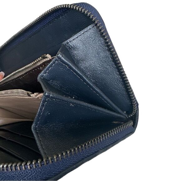 BOTTEGA VENETA Intrecciato Navy Leather Wallet - Picture 7 of 11